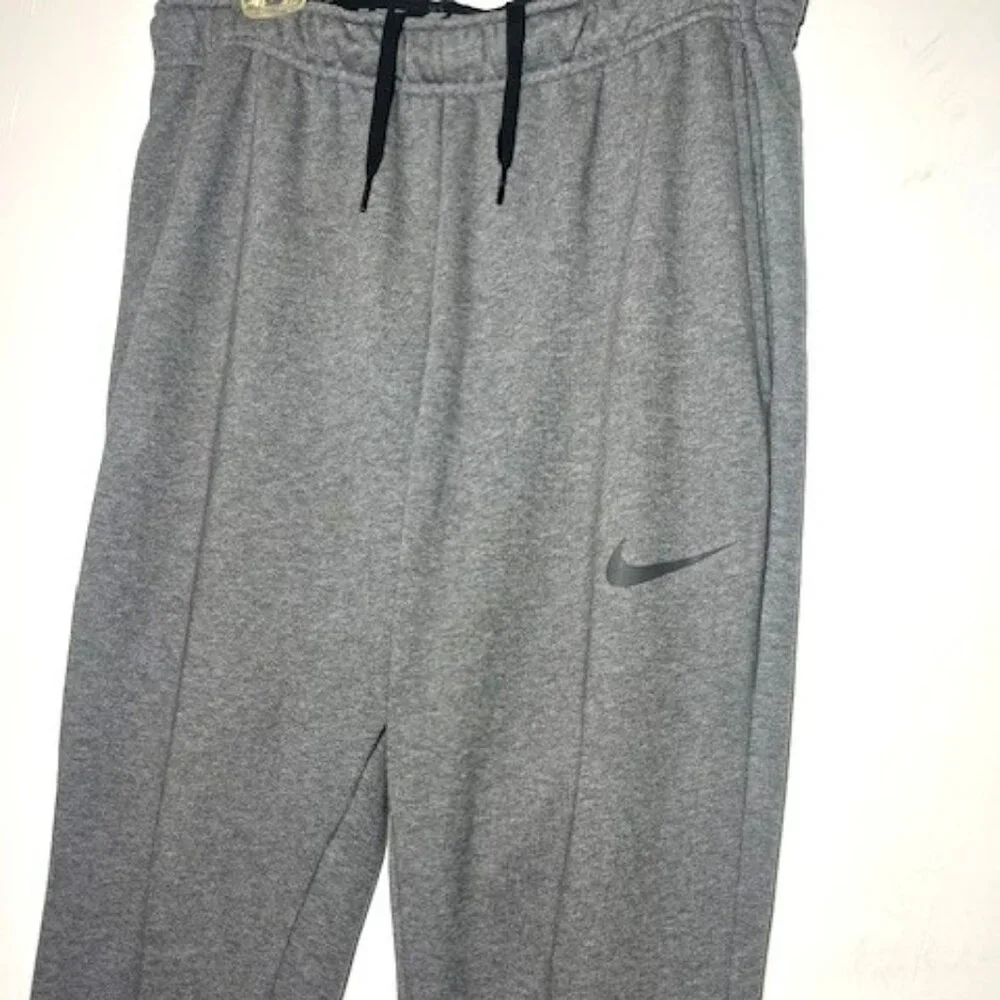 Nike men gray
